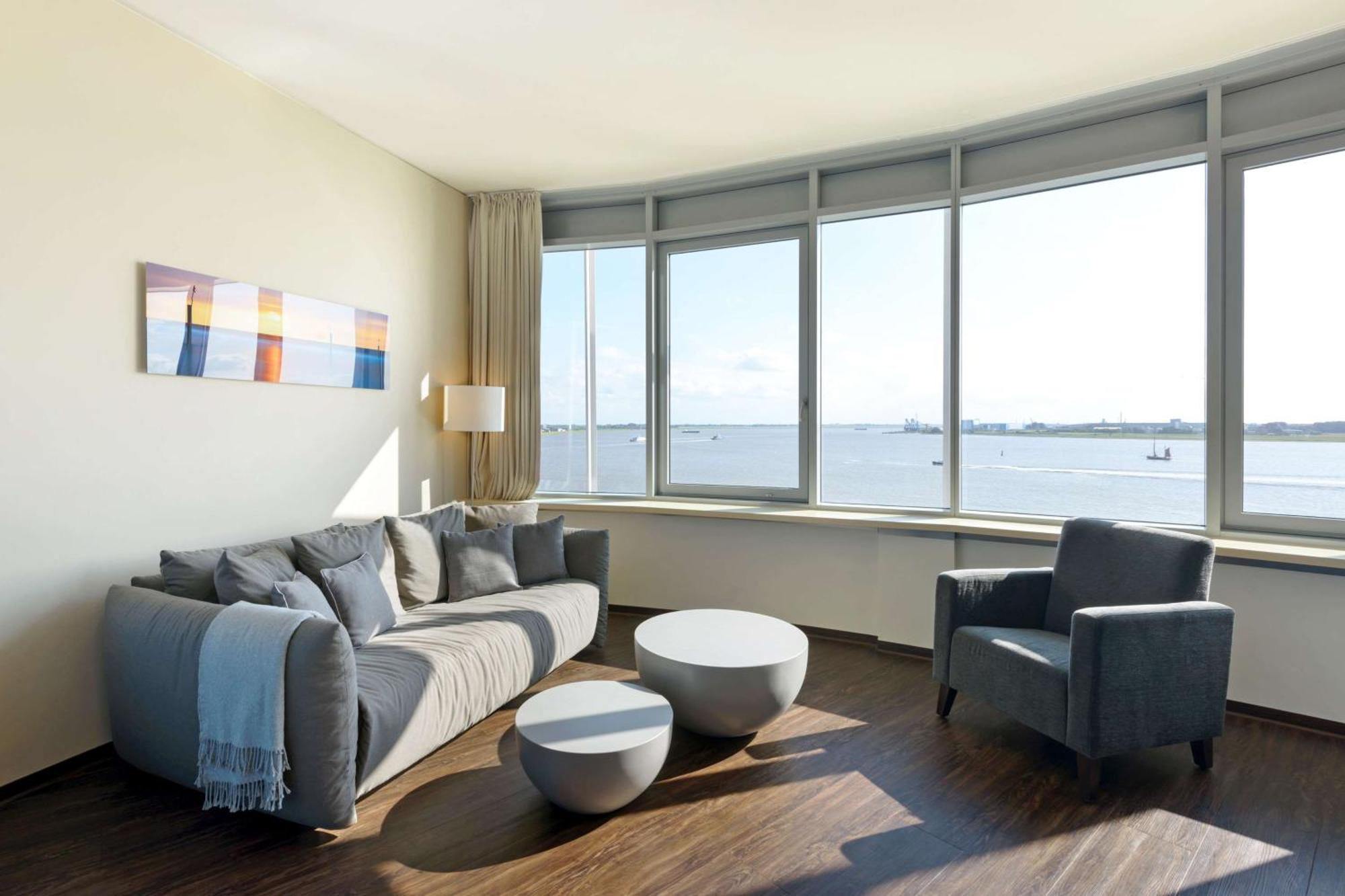 Atlantic Hotel Sail City เบรเมอร์ฮาเฟิน ภายนอก รูปภาพ