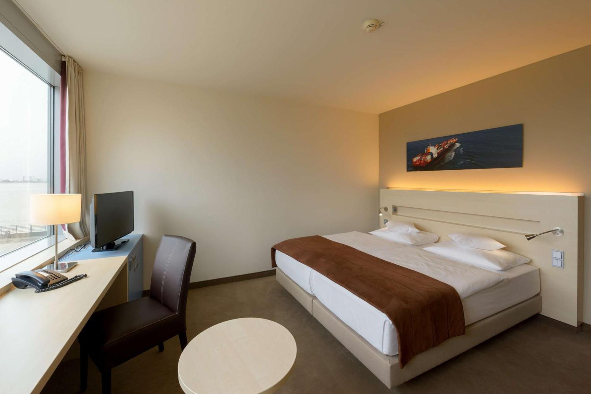 Atlantic Hotel Sail City เบรเมอร์ฮาเฟิน ภายนอก รูปภาพ
