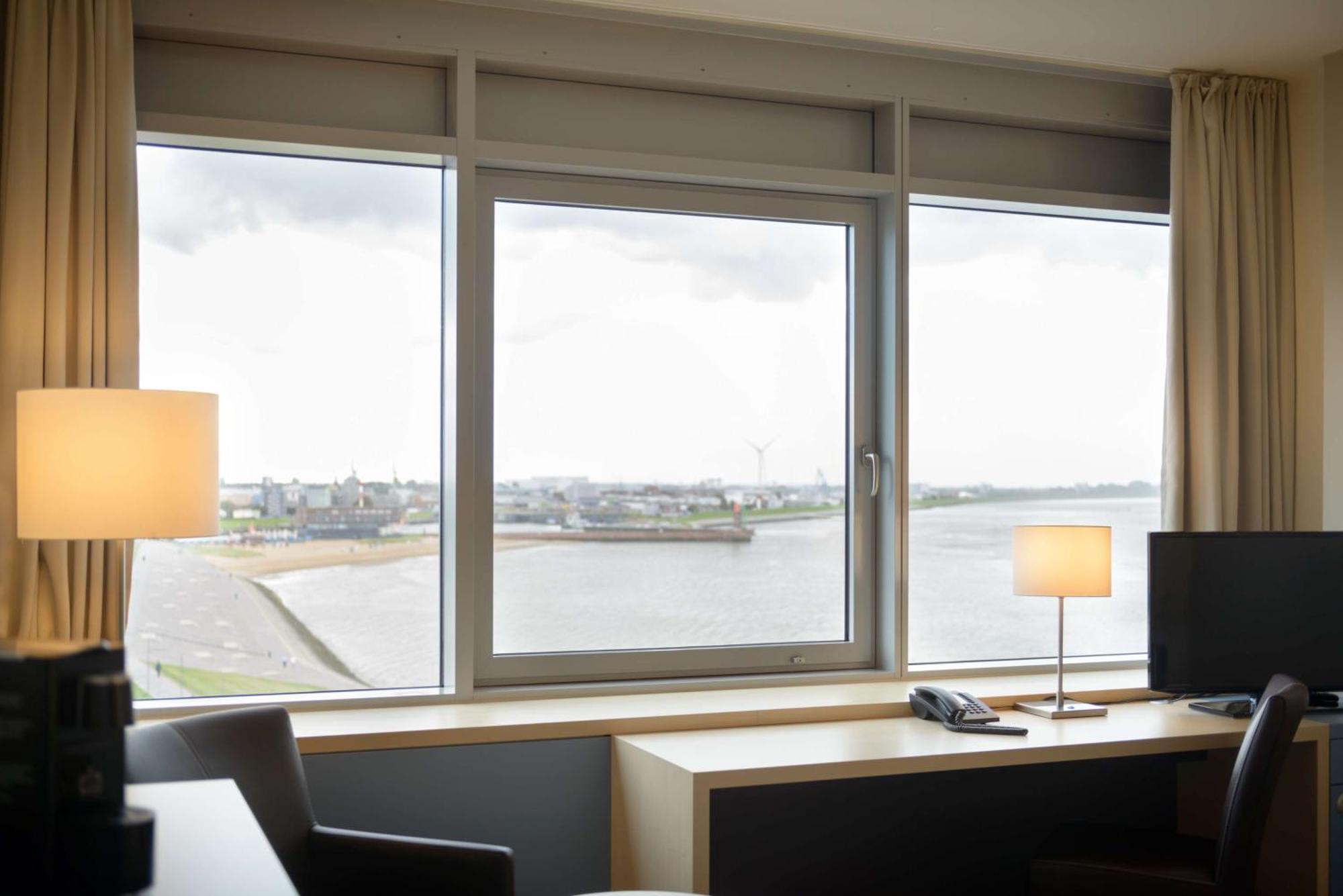 Atlantic Hotel Sail City เบรเมอร์ฮาเฟิน ภายนอก รูปภาพ